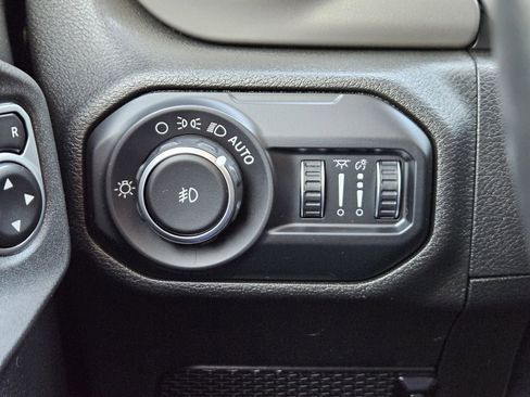 Used 2018 Jeep Wrangler Unlimited Sport S image 23