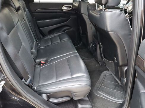 Used 2013 Jeep Grand Cherokee Laredo w/ Laredo E Group RWD image 16