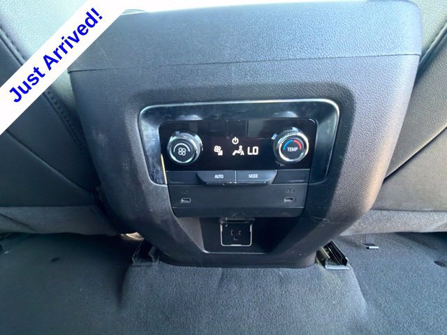 Used 2025 Chevrolet Suburban Z71 AWD/4WD image 38
