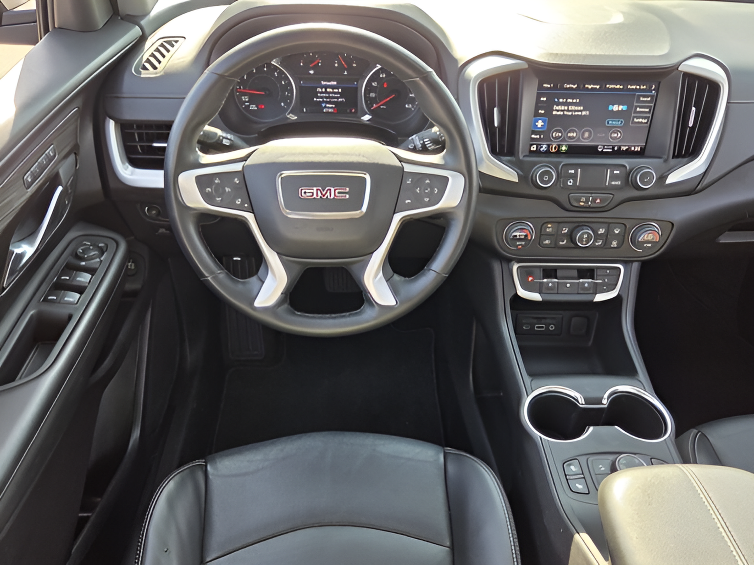 Used 2024 GMC Terrain SLT AWD/4WD image 11