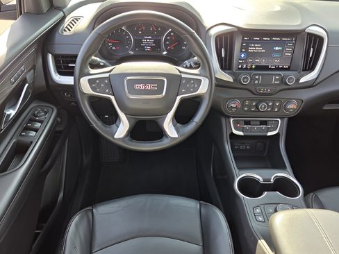 Used 2024 GMC Terrain SLT AWD/4WD image 11