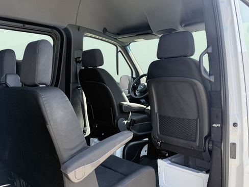 Used 2025 Mercedes-Benz Sprinter 2500 image 30