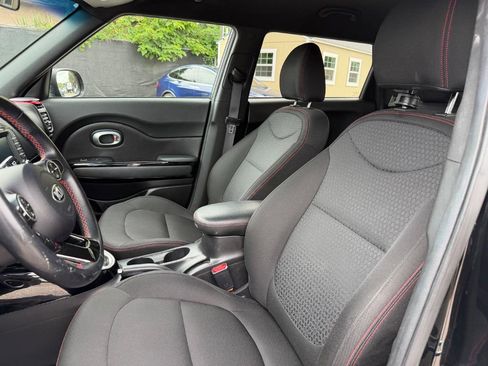 Used 2015 Kia Soul + FWD image 10