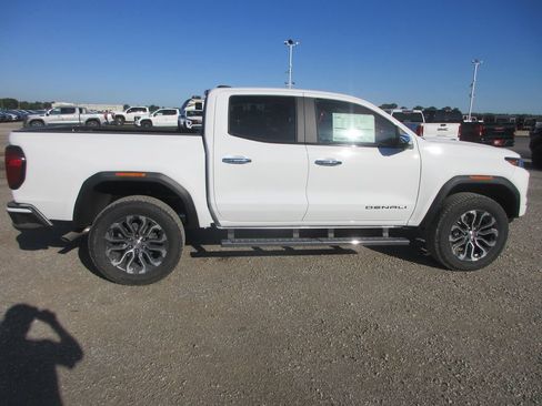 New 2026 GMC Canyon Denali AWD/4WD image 3