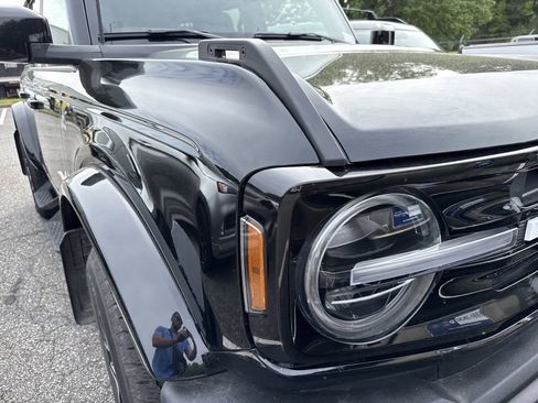 Used 2024 Ford Bronco Outer Banks AWD/4WD image 2