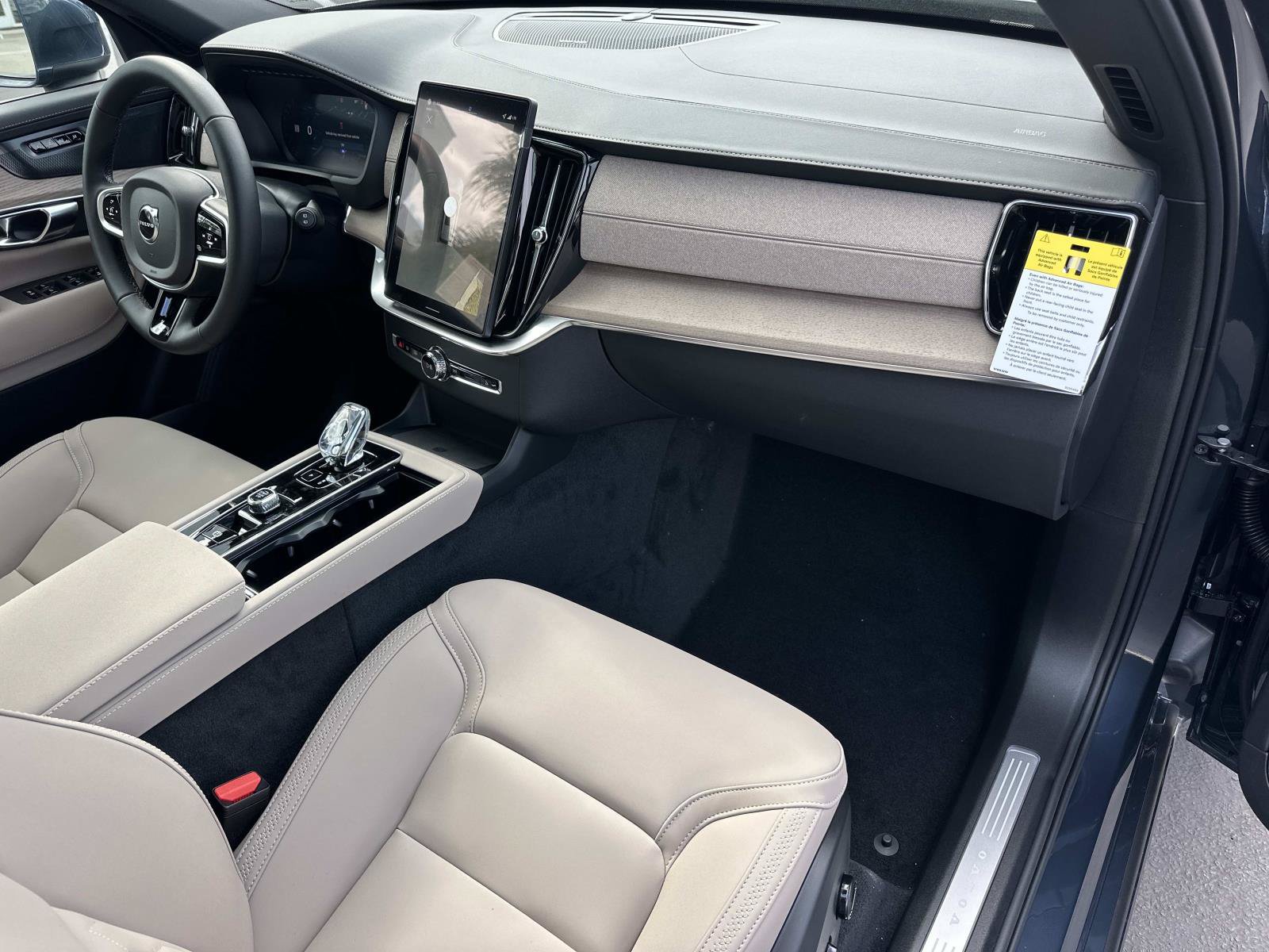 Used 2026 Volvo XC90 B6 Plus w/ Protection Package Premier AWD/4WD image 22