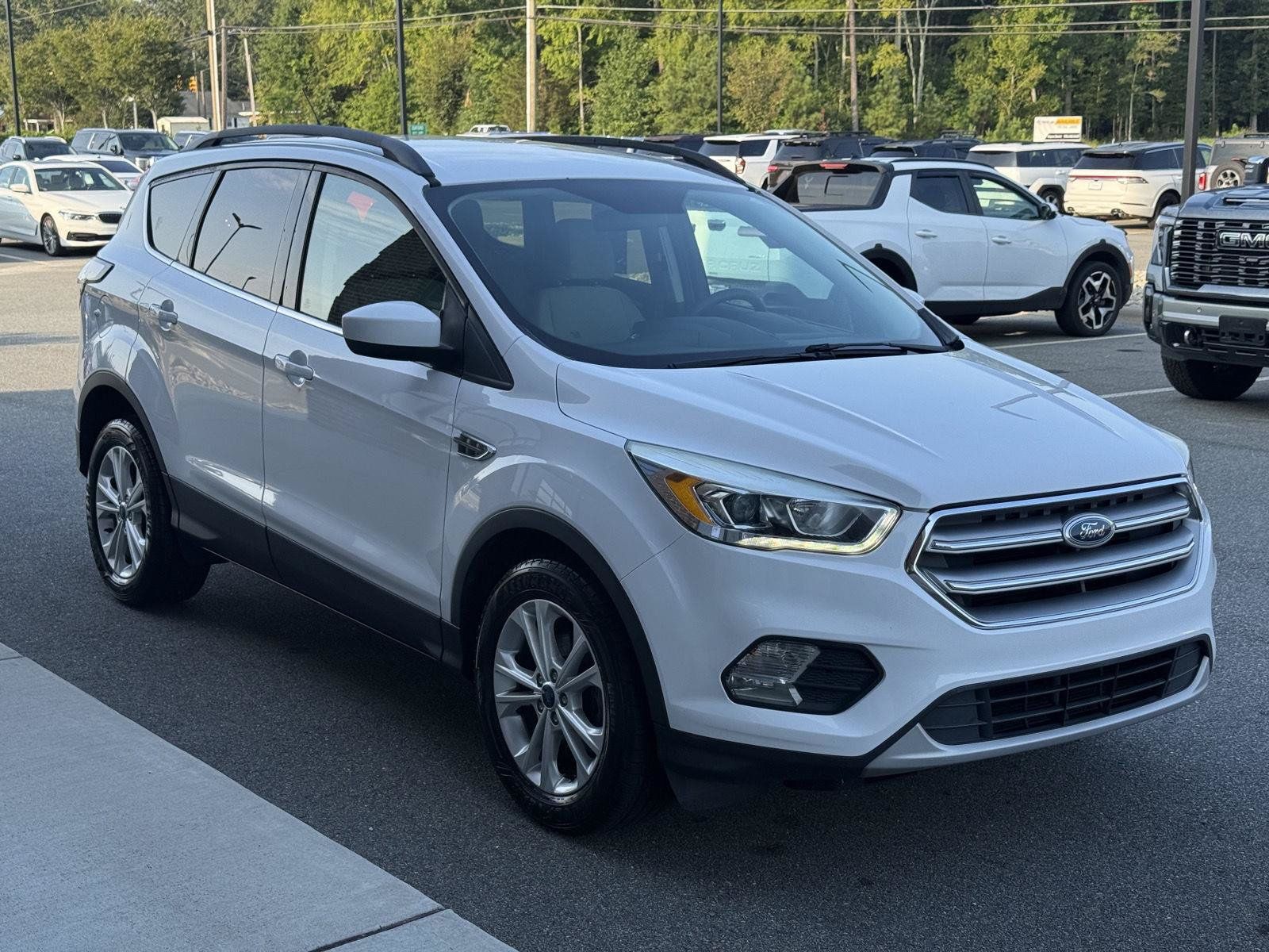 Used 2017 Ford Escape SE w/ Equipment Group 201A FWD image 25