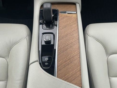 Used 2022 Volvo XC90 T8 Inscription Expression w/ Advanced Package image 22