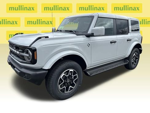 New 2026 Ford Bronco Outer Banks image 10