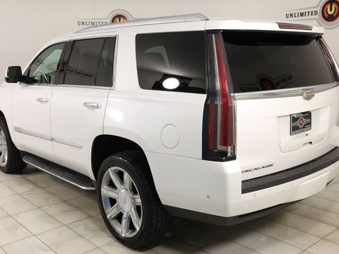 Used 2020 Cadillac Escalade Luxury AWD/4WD image 4