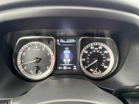 Used 2018 Nissan Titan SL image 23
