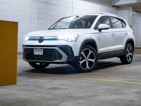 New 2026 Volkswagen Taos SEL AWD/4WD image 1