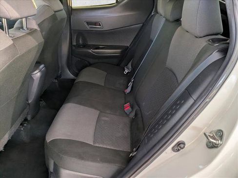 Used 2020 Toyota C-HR LE image 18