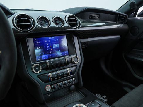 Used 2022 Ford Mustang Shelby GT500 w/ Carbon Fiber Track Pack image 31