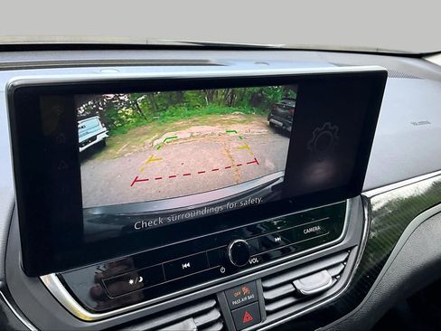 Used 2024 Nissan Altima 2.5 SR w/ SR Premium Package FWD image 28