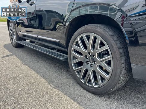 Used 2026 GMC Yukon Denali Ultimate AWD/4WD image 7