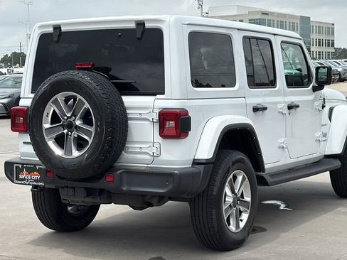 Used 2021 Jeep Wrangler Unlimited Sahara w/ LED Lighting Group AWD/4WD image 5