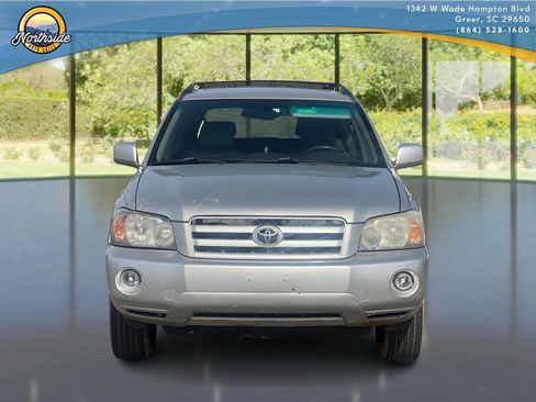 Used 2005 Toyota Highlander 2WD V6 w/ 3rd Row image 12