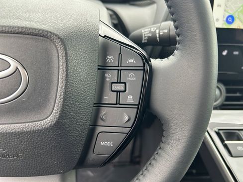 Used 2025 Toyota bZ4X FWD image 17