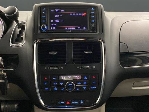 Used 2020 Dodge Grand Caravan SXT w/ Driver Convenience Group FWD image 12