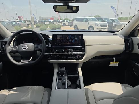 New 2026 Nissan Pathfinder SL FWD image 10