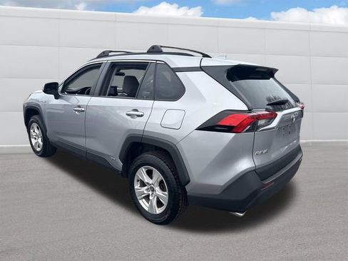 Used 2021 Toyota RAV4 XLE w/ Convenience Package image 3