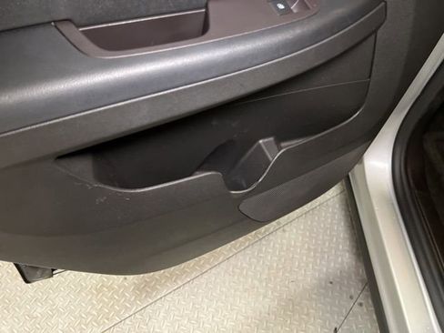 Used 2017 Chevrolet Equinox Premier w/ Enhanced Convenience Package image 59