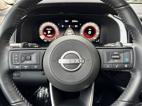 Used 2023 Nissan Pathfinder Platinum image 29