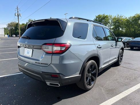 Used 2025 Honda Pilot Black Edition image 5