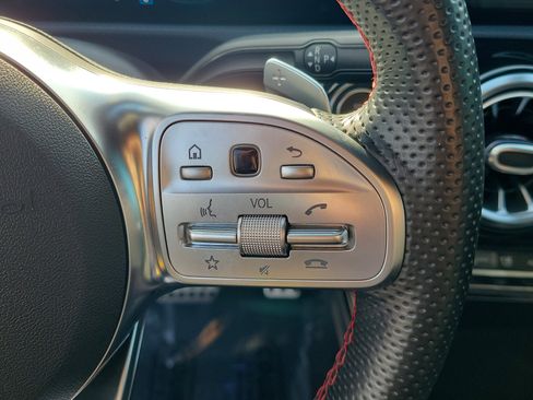 Used 2021 Mercedes-Benz CLA 250 image 25