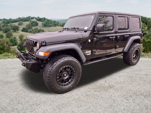 Used 2018 Jeep Wrangler Unlimited Sport S AWD/4WD image 3