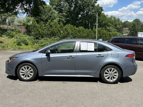 Used 2023 Toyota Corolla LE w/ LE Premium Package FWD image 2