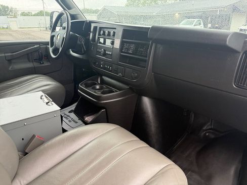 Used 2021 Chevrolet Express 2500 w/ Driver Convenience Package RWD image 11