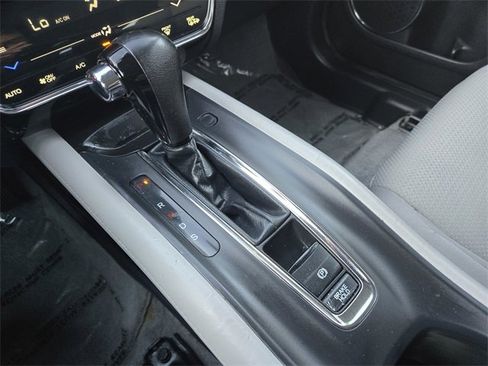 Used 2021 Honda HR-V EX image 16
