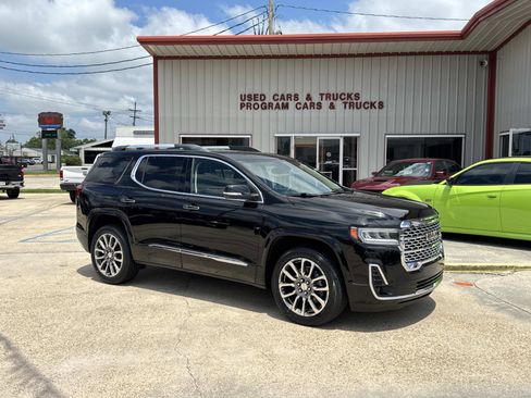 Used 2022 GMC Acadia Denali w/ LPO, Floor Liner Package FWD image 1