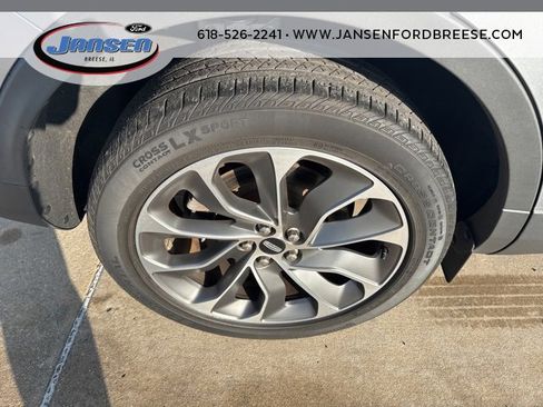 Used 2022 Lincoln Nautilus Reserve image 7