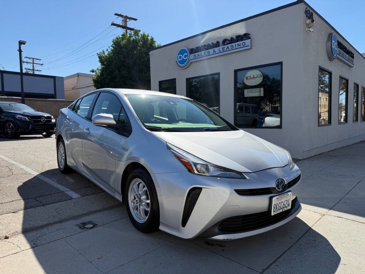 Used 2019 Toyota Prius L Eco FWD image 3