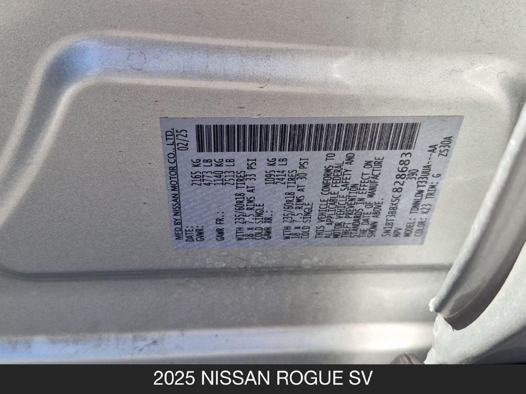 Used 2025 Nissan Rogue SV AWD/4WD image 25