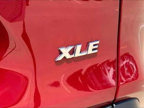 Used 2024 Toyota RAV4 XLE Premium FWD image 10