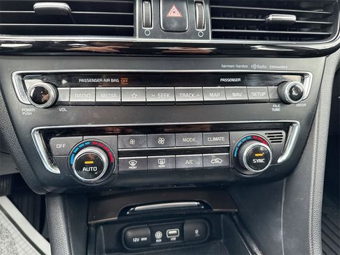 Used 2020 Kia Optima SX image 16