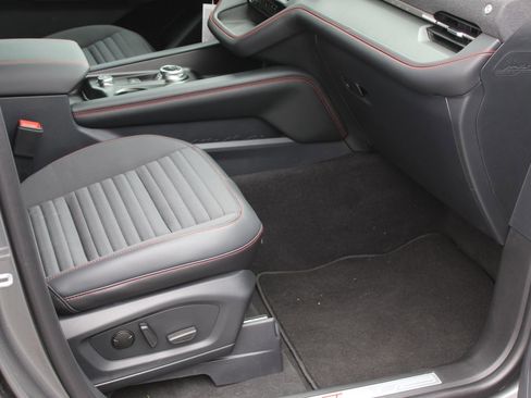 New 2026 Ford Explorer ST-Line w/ ST-Line Street Pack image 16