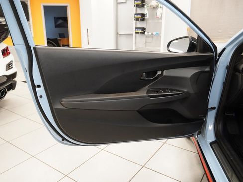 Used 2021 Hyundai Veloster N image 15