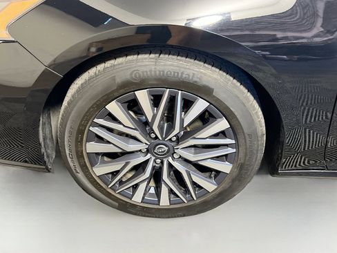 Used 2023 Nissan Altima 2.5 SV FWD image 13