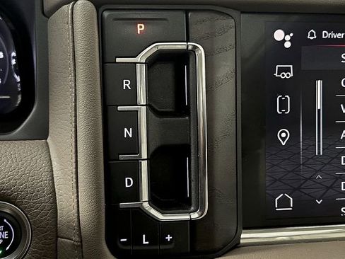 Used 2023 GMC Yukon XL Denali w/ Advanced Technology Package AWD/4WD image 17