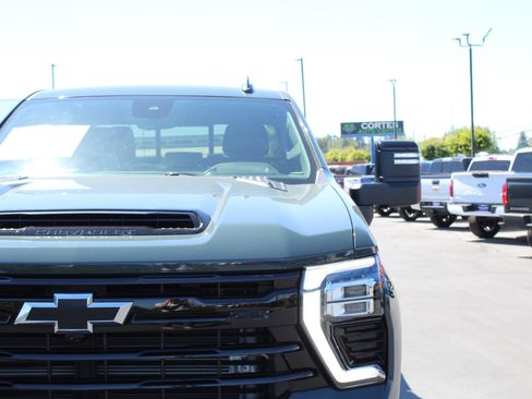 Used 2025 Chevrolet Silverado 3500 LT w/ Trail Boss Package AWD/4WD image 12