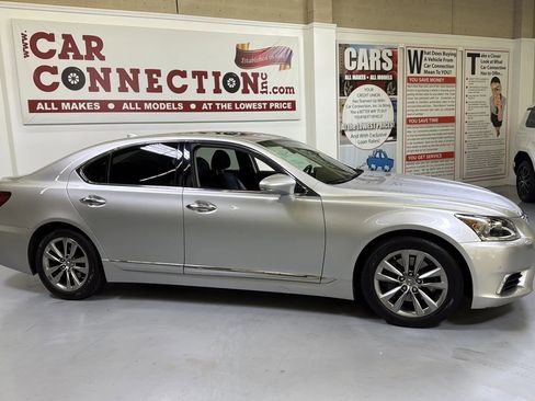Used 2015 Lexus LS 460 image 9