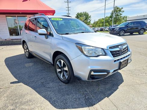 Used 2017 Subaru Forester 2.5i Premium w/ All-Weather Package AWD/4WD image 6