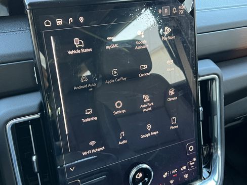 Used 2025 GMC Yukon XL Denali image 14