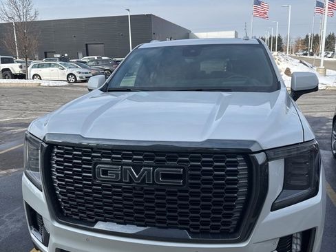Used 2024 GMC Yukon Denali Ultimate image 2