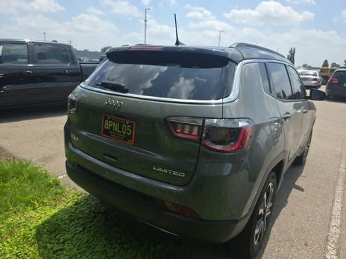 Used 2023 Jeep Compass Limited AWD/4WD image 3